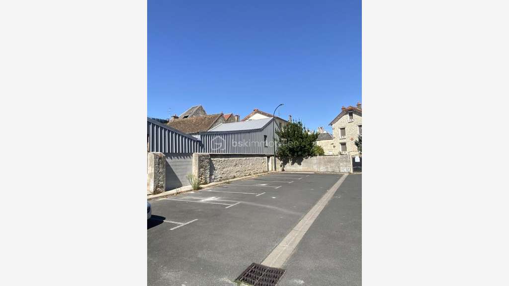 Vente hangar de 92m² en centre ville d'Etampes