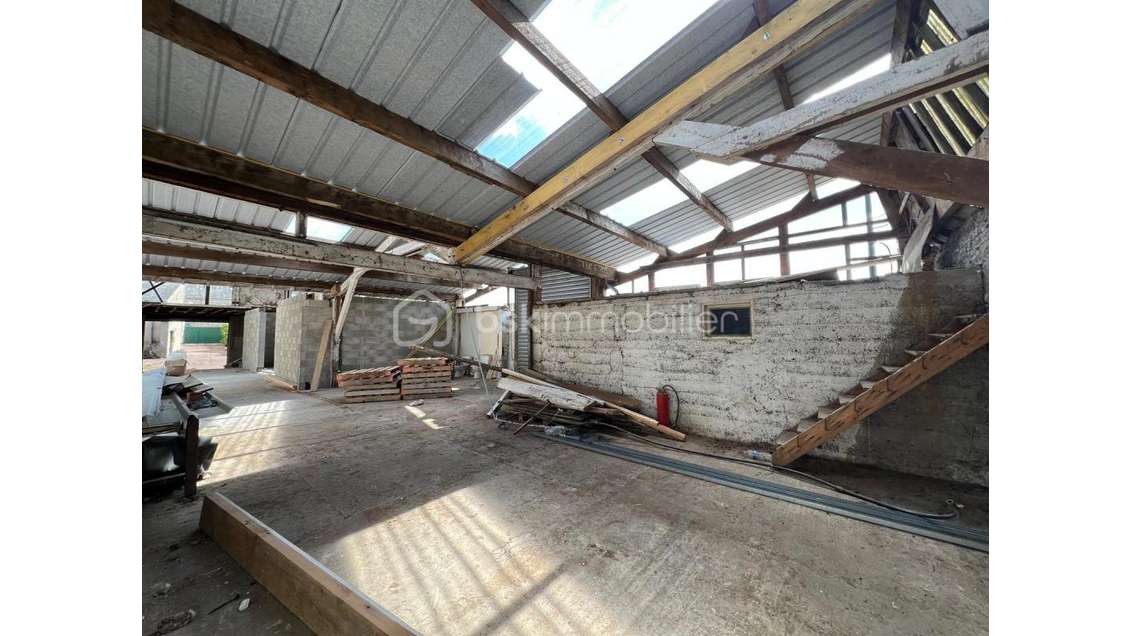 Vente hangar de 92m² en centre ville d'Etampes