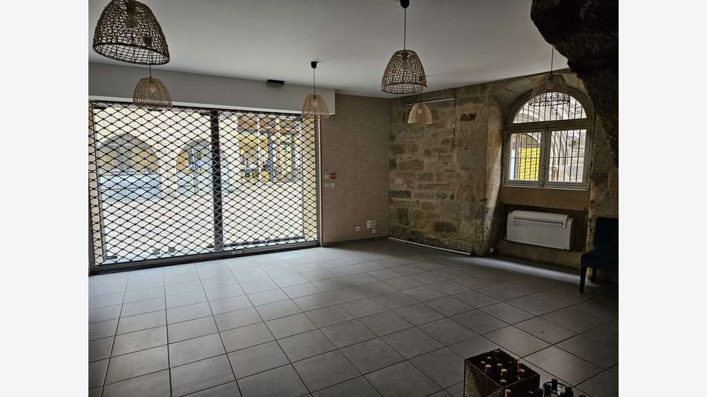 Vente local commercial de 292m² à Figeac centre