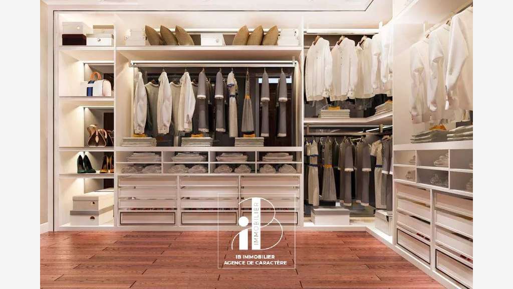 Boutique 40m² Fontainebleau centre top empl N°1