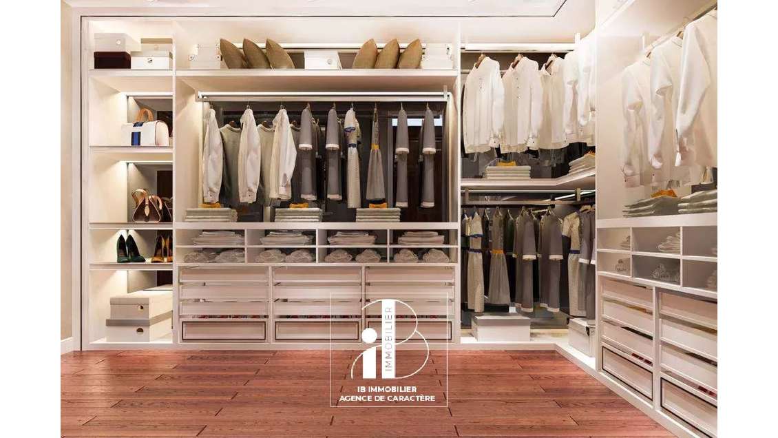 Boutique 40m² Fontainebleau centre top empl N°1