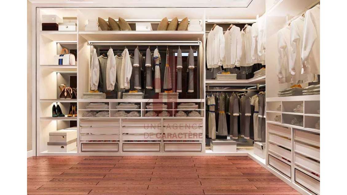 Boutique 40m² Fontainebleau centre top empl N°1