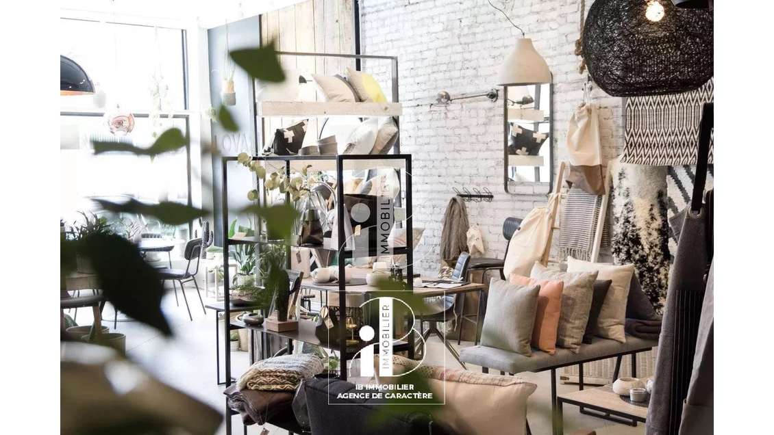 Boutique 27m² quartier piéton Fontainebleau centre