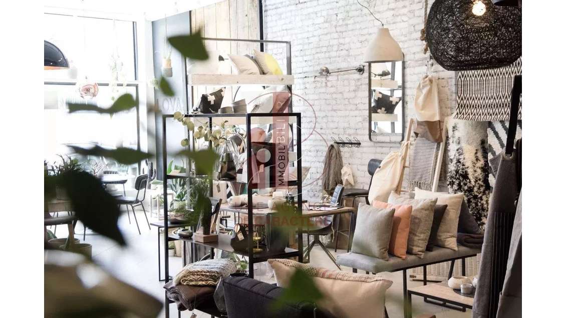 Boutique 27m² quartier piéton Fontainebleau centre