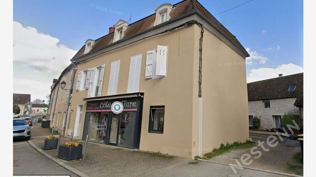 Local commercial à vendre au centre de Fontaines