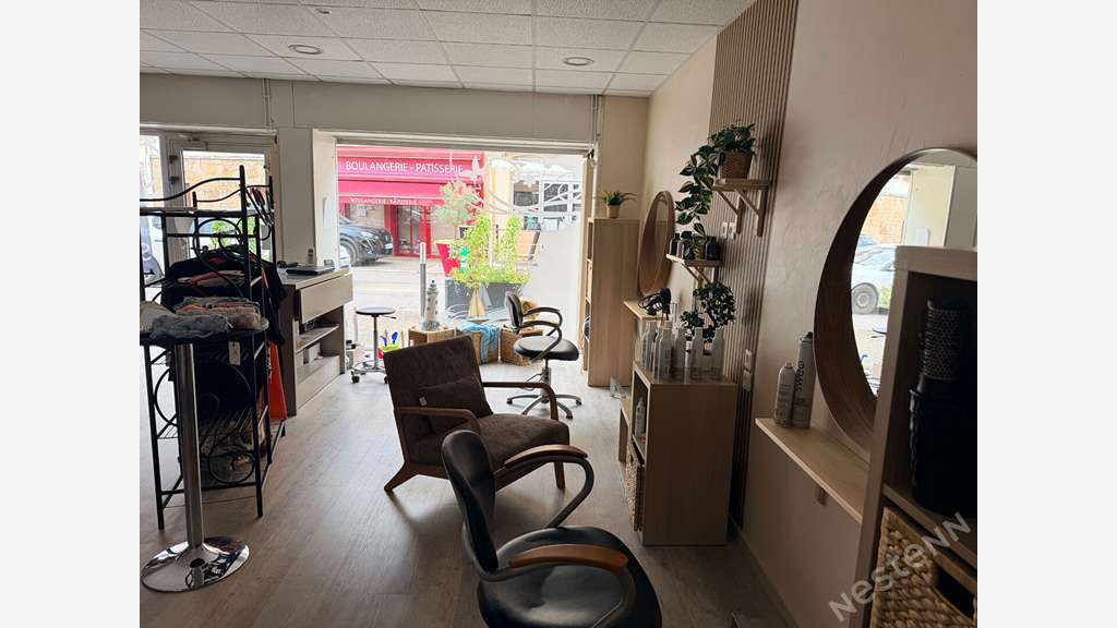 Local commercial à vendre au centre de Fontaines