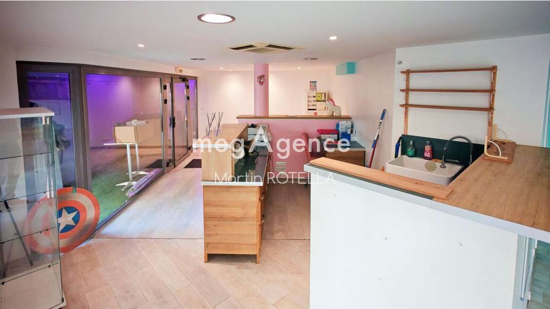 AV local commercial 53m² quartier Fréjus Plage