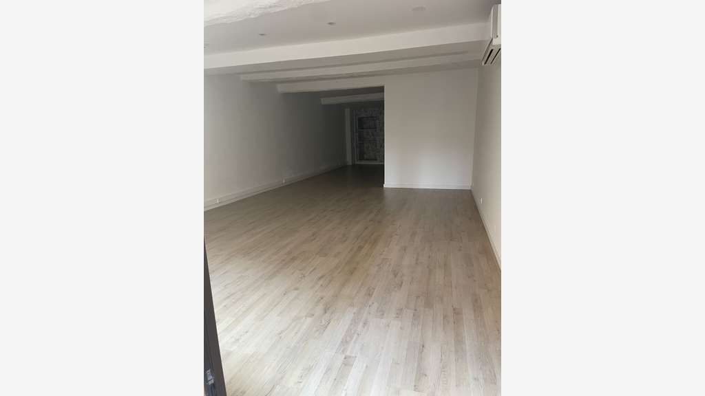 Vente murs commerciaux 45m² à Fréjus centre