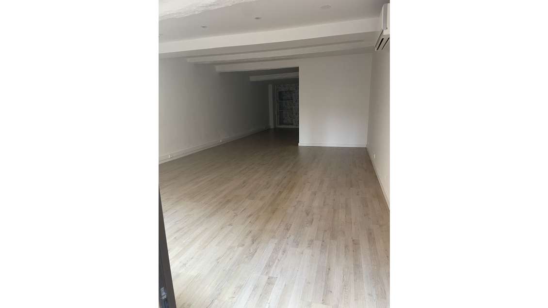 Vente murs commerciaux 45m² à Fréjus centre