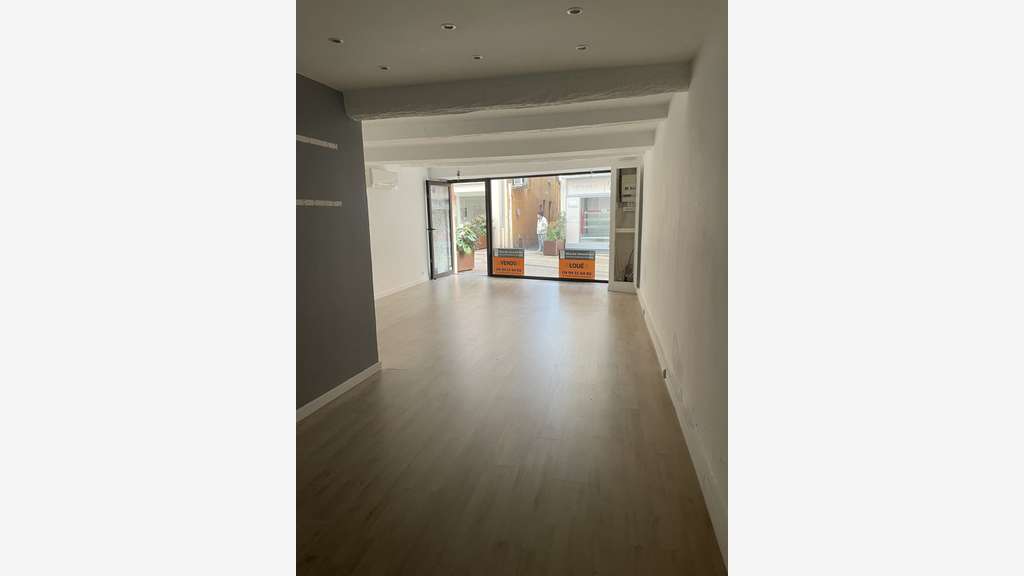 Vente murs commerciaux 45m² à Fréjus centre