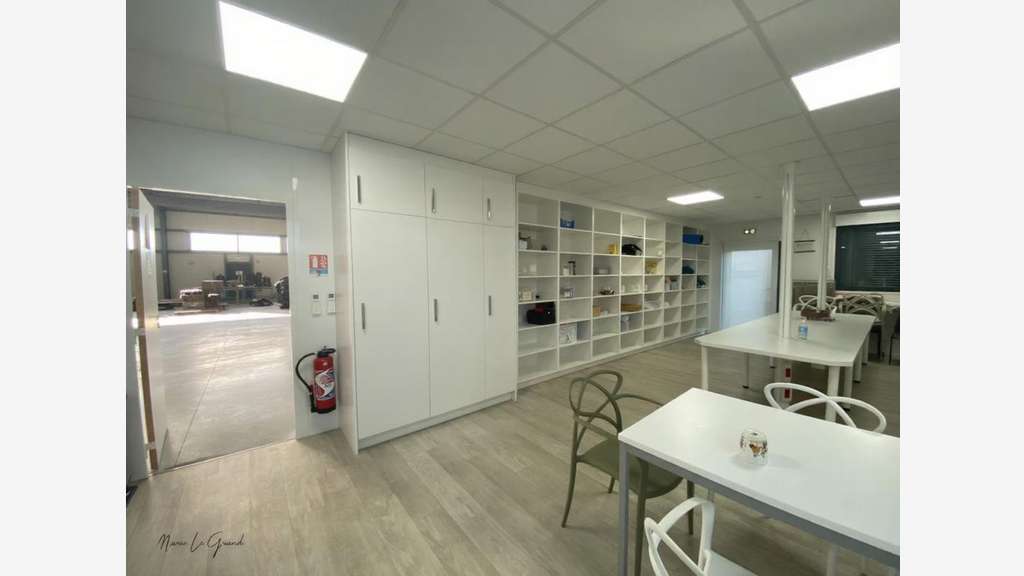 Vente bâtiment industriel 1200m² à Gaillac 