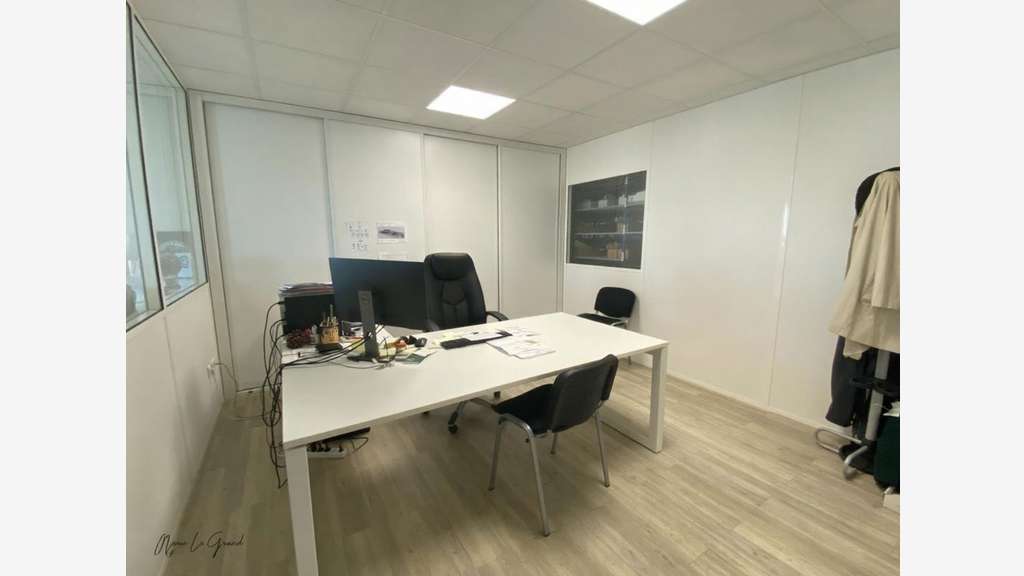 Vente bâtiment industriel 1200m² à Gaillac 