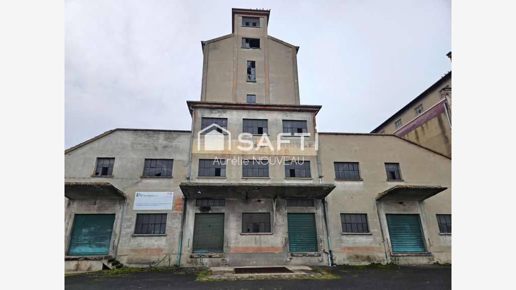 Local commercial 2000m² empl stratégique à Gannat