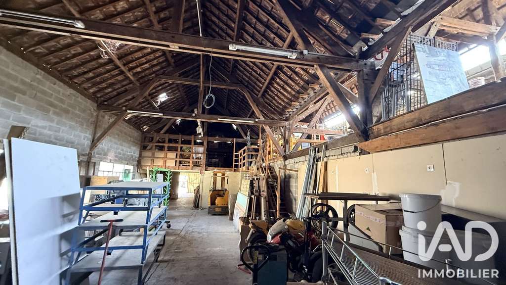 Vente local 460m² rue de la Piquette à Garancières