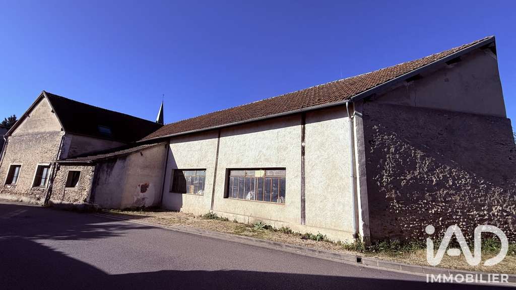 Vente local 460m² rue de la Piquette à Garancières