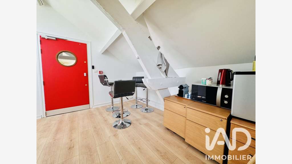Vente local commercial de 148m² à Garancières