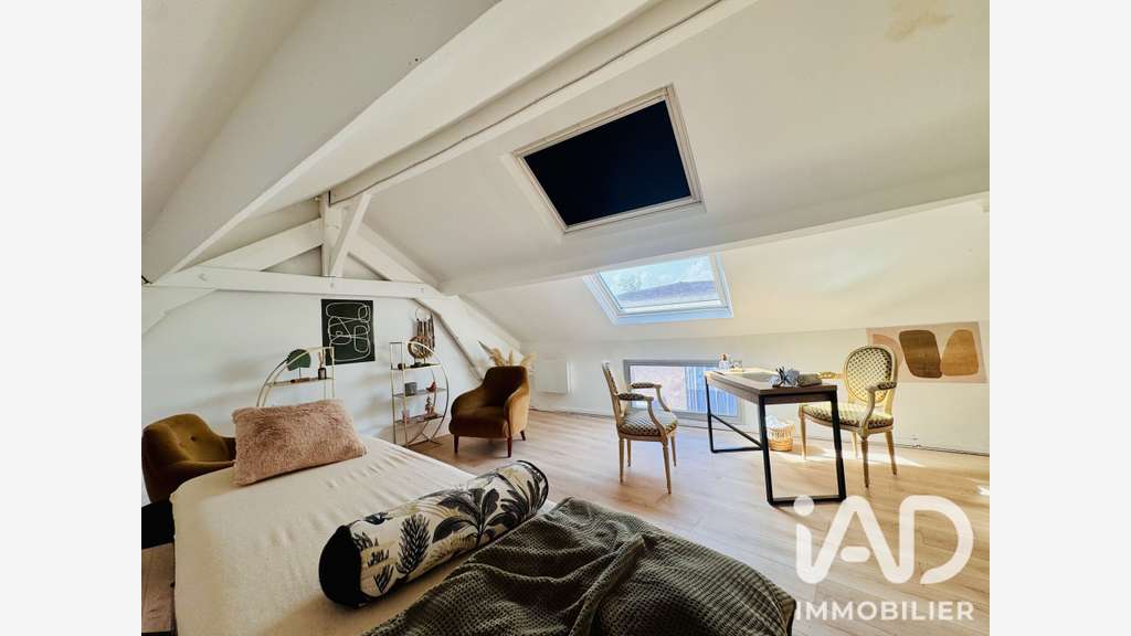 Vente local commercial de 148m² à Garancières