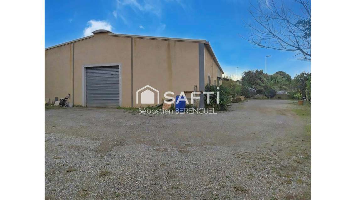 Local commercial, bureaux 180m² et maison à Gigean