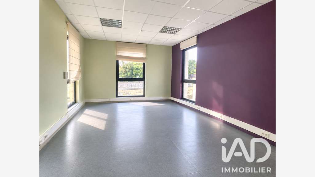 Vente bâtisse commerciale 200m² à Gond-Pontouvre