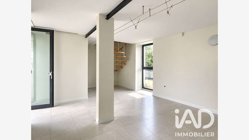 Vente bâtisse commerciale 200m² à Gond-Pontouvre