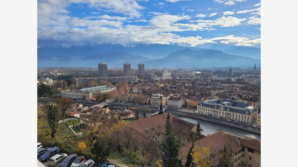 Local commercial 40m² à vendre à Grenoble