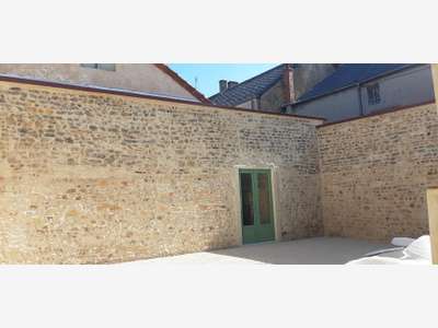 Vente local commercial rénové de 87m² à Gueugnon