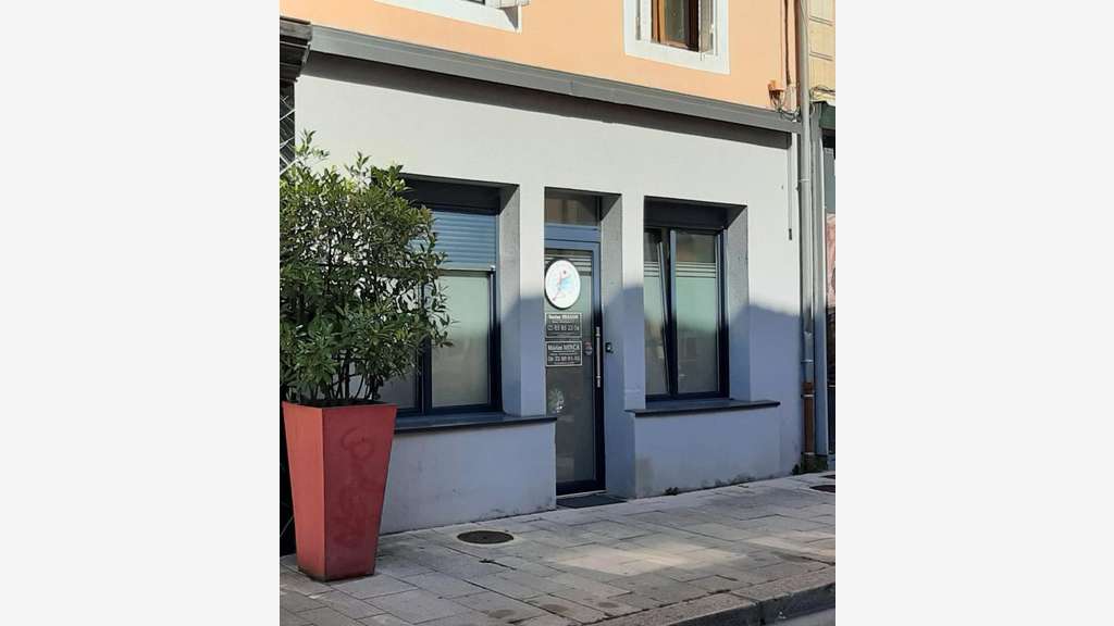 Vente local commercial rénové de 87m² à Gueugnon