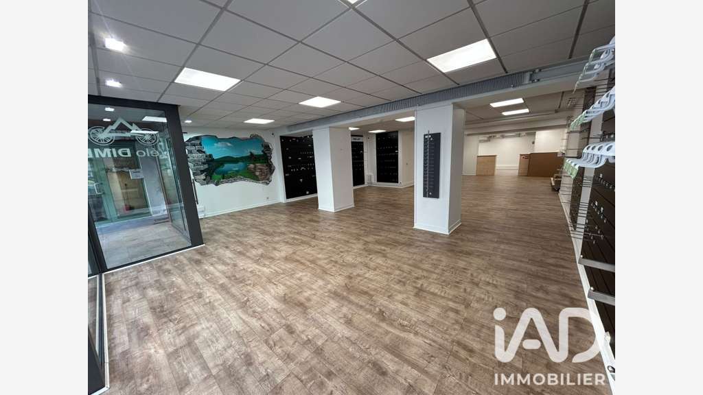 Vente local commercial 152m² à Hauts de Bienne