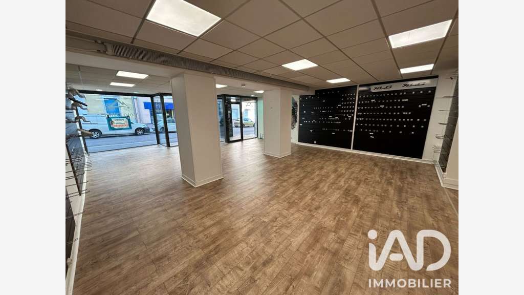 Vente local commercial 152m² à Hauts de Bienne