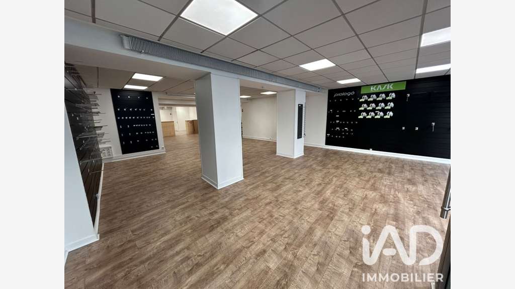 Vente local commercial 152m² à Hauts de Bienne