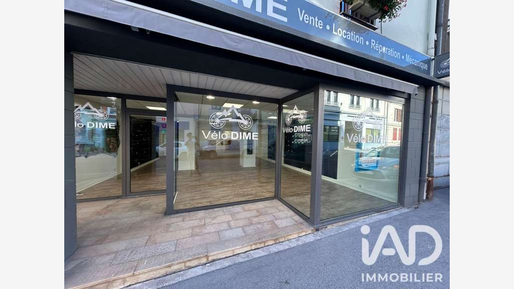Vente local commercial 152m² à Hauts de Bienne
