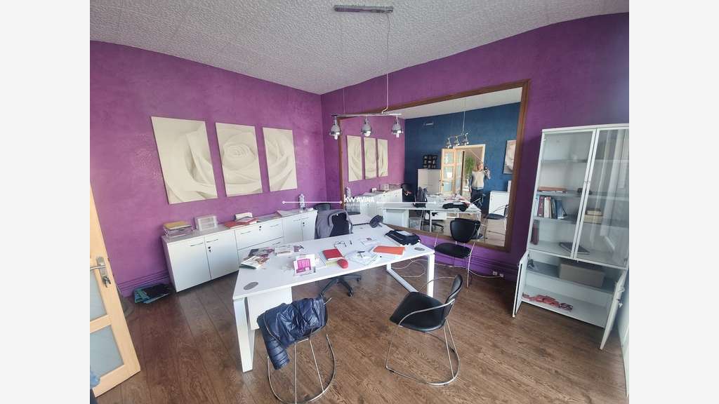 AV local commercial bureaux de caractère 101m² Hem