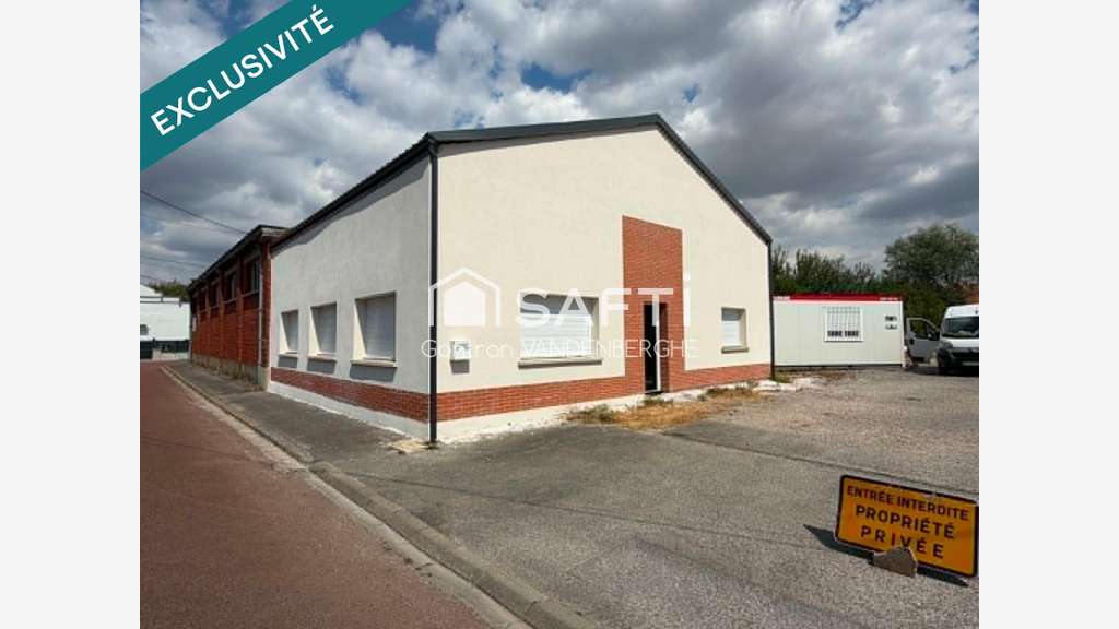 Grand local professionnel / commercial à fort 