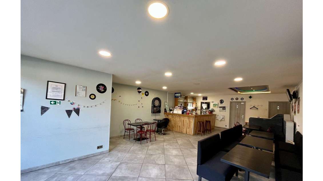 Vente local commercial 75m² à Homécourt centre
