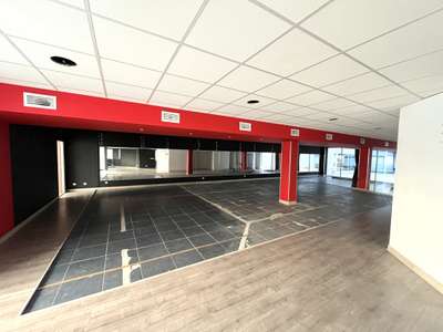 Vente local commercial 430m² à Hyères centre