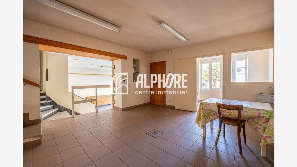 Vente murs commerciaux libres 89m² Haute-Indre