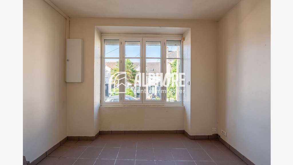 Vente murs commerciaux libres 89m² Haute-Indre