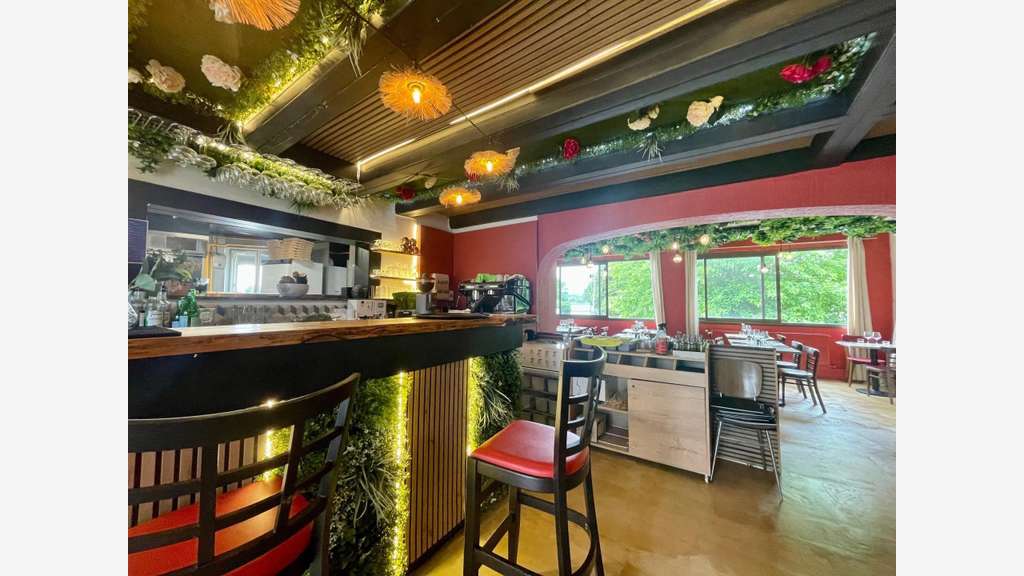 Vente murs commerciaux restaurant de 104m² à Indre