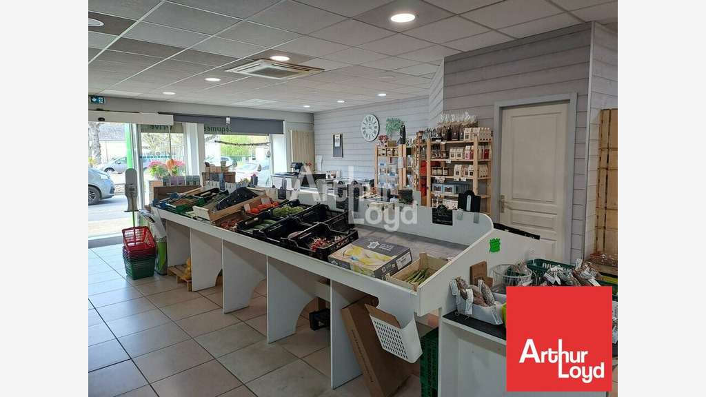 Local commercial 110m² à vendre à Ingrandes 