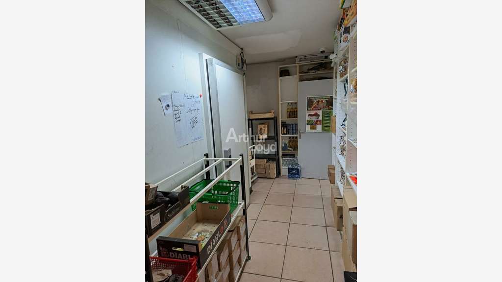 Local commercial 110m² à vendre à Ingrandes 