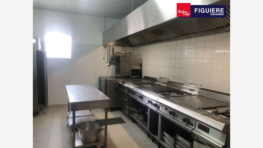 Bâtiment 633m² à vendre zone du Tubé à Istres