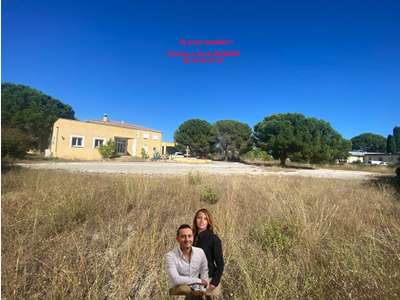 Vente murs commerciaux libres de 625m² à Istres