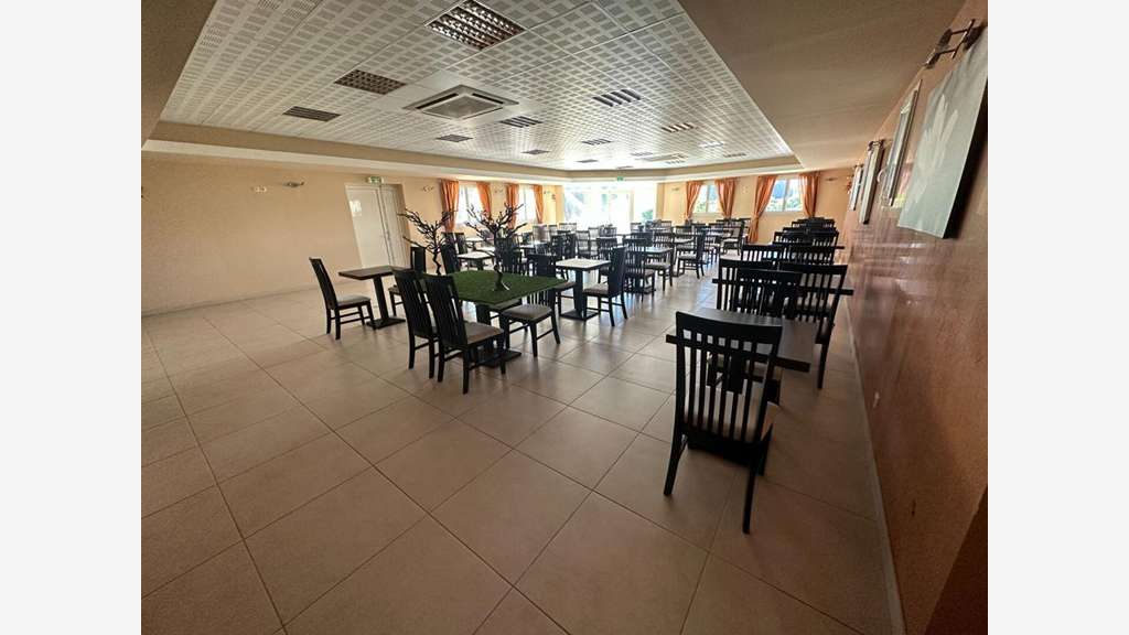 Vente murs commerciaux libres de 625m² à Istres