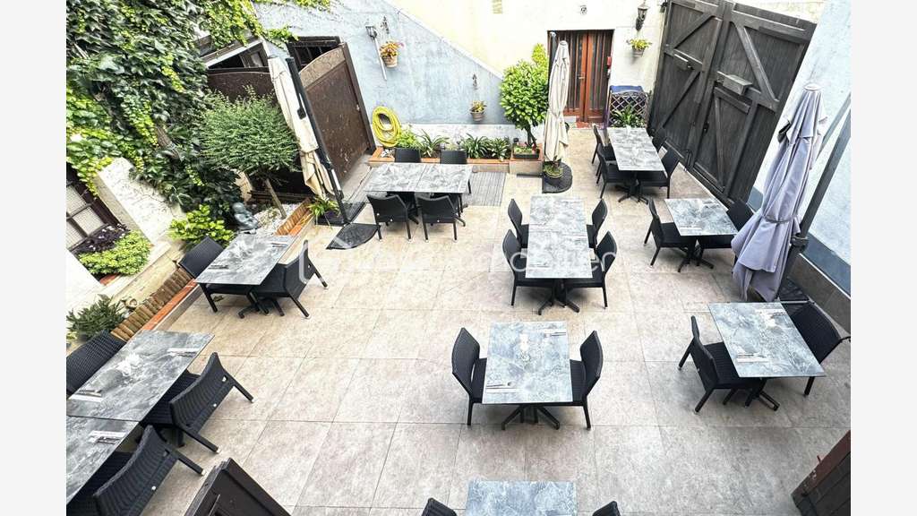 Vente local commercial avec logement 311m² Jargeau