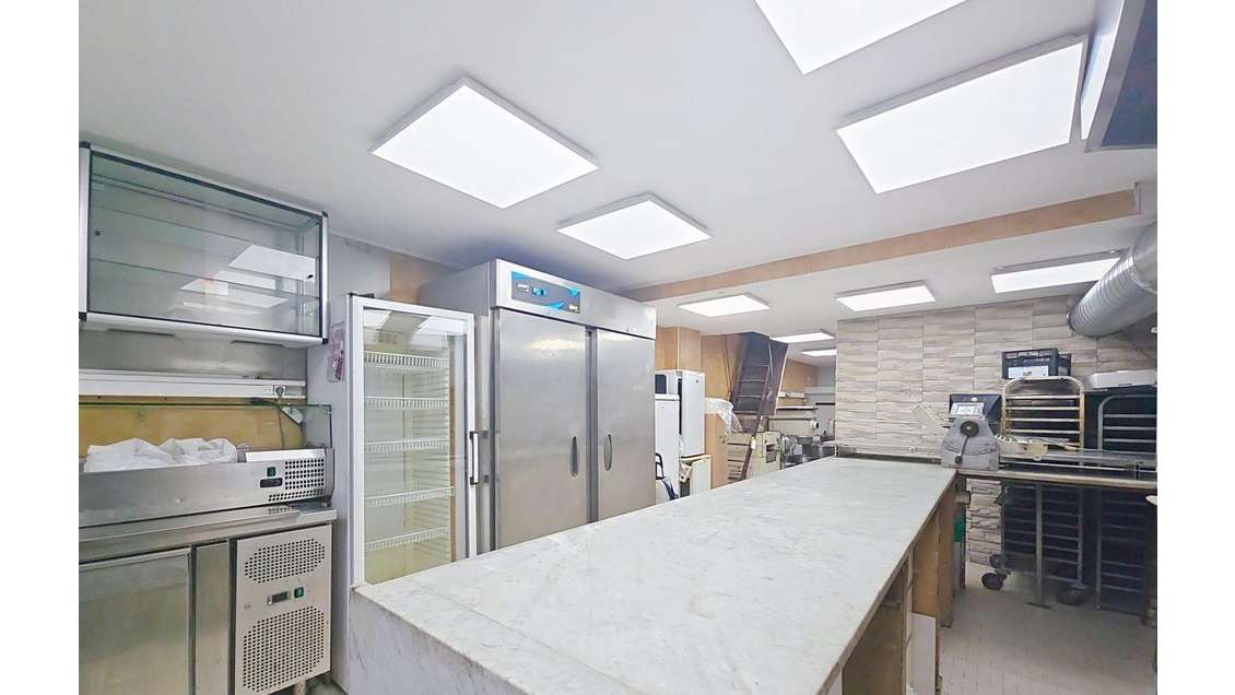 Vente murs commerciaux 91m² + T3 à Juan-les-Pins