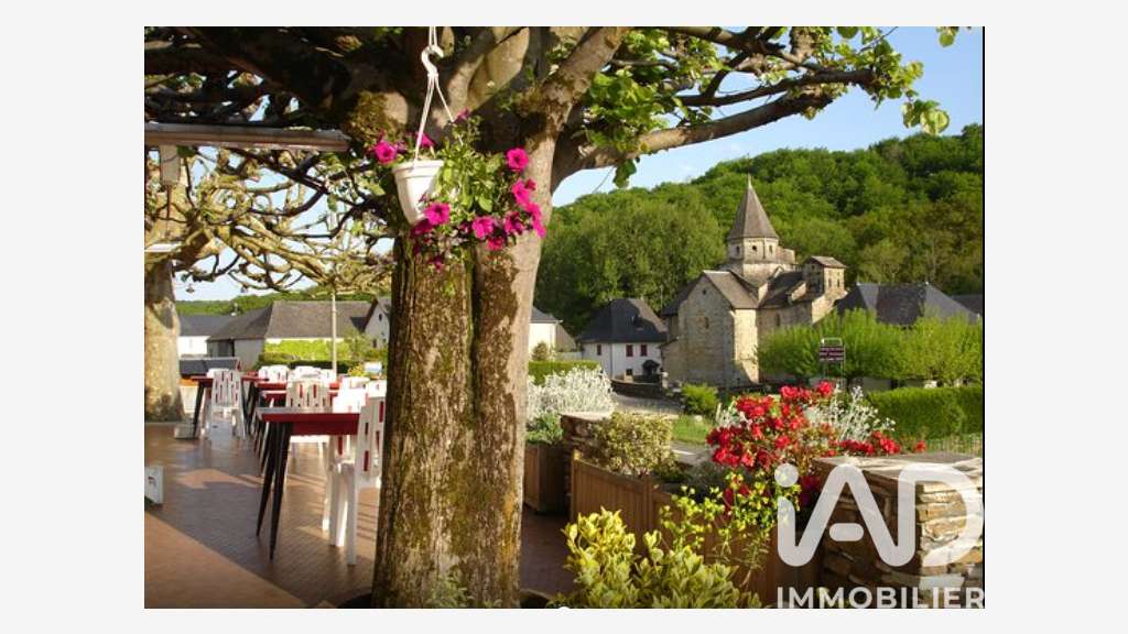 Vente murs commerciaux à L'Hôpital-Saint-Blaise