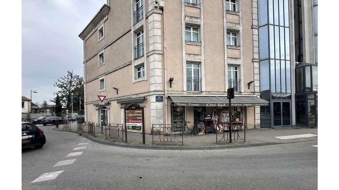 Vente murs commerciaux 70m² à L'Isle-sur-la-Sorgue