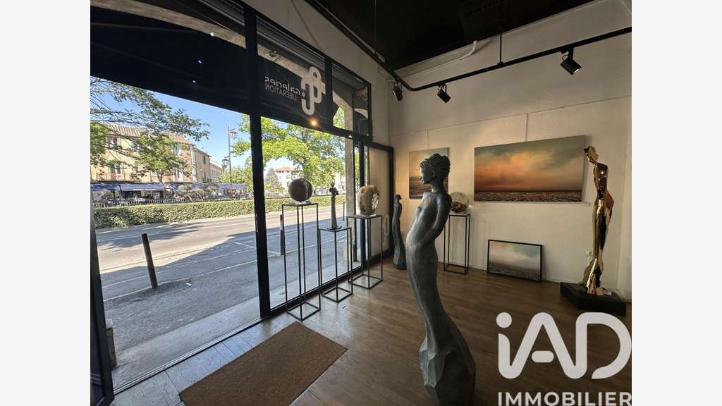 DAB superbe galerie d'art à L'Isle-sur-la-Sorgue