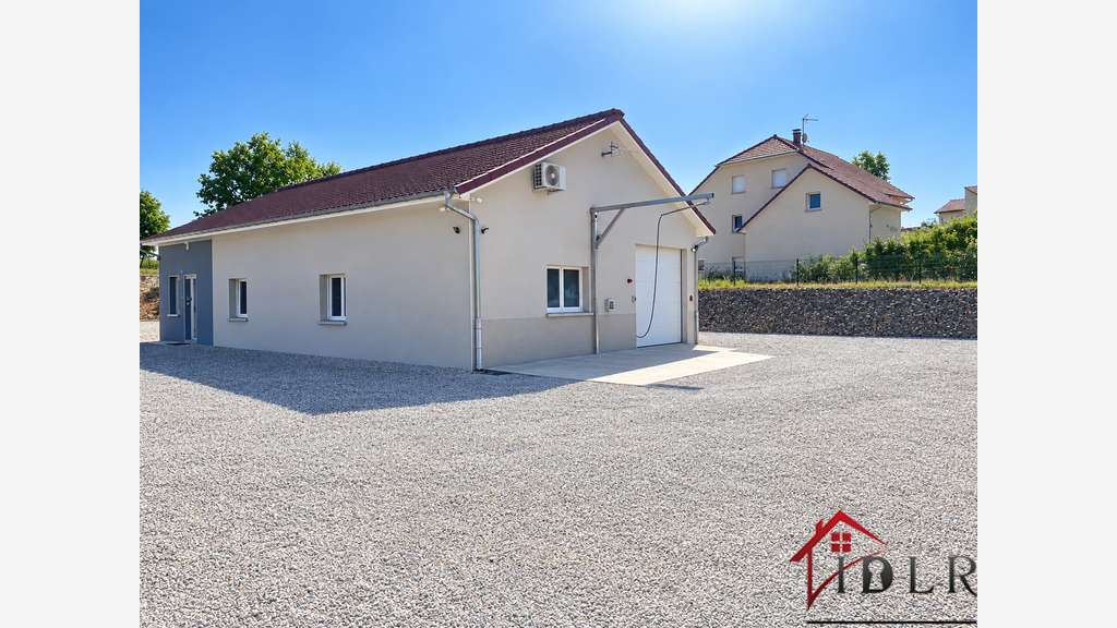 A vendre local pro de 146m² à L'Isle-sur-le-Doubs