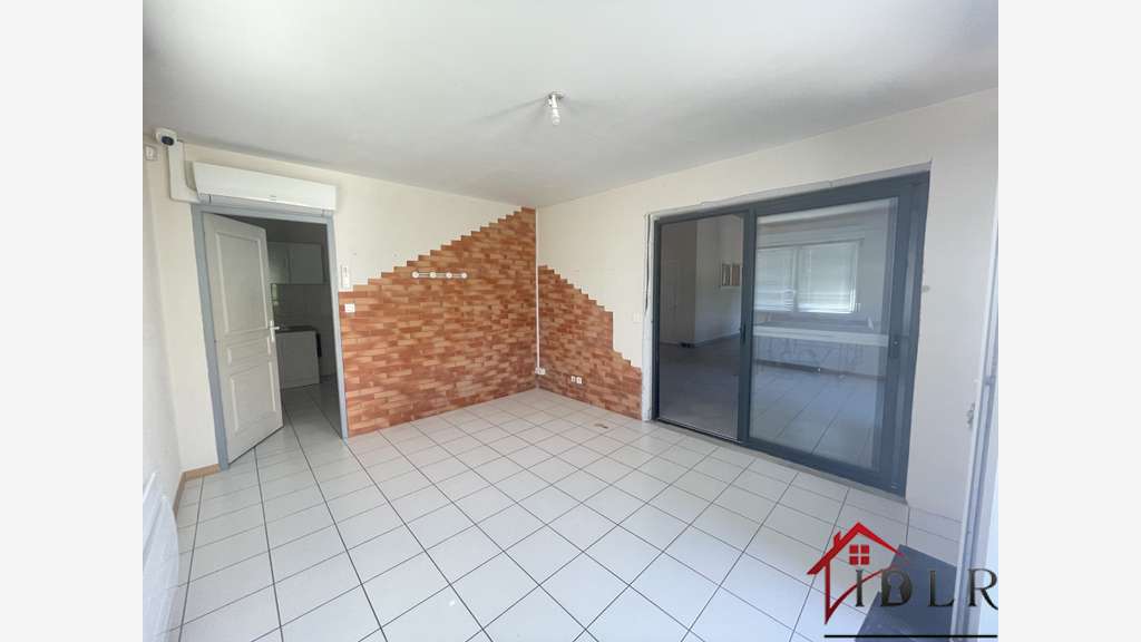 A vendre local pro de 146m² à L'Isle-sur-le-Doubs